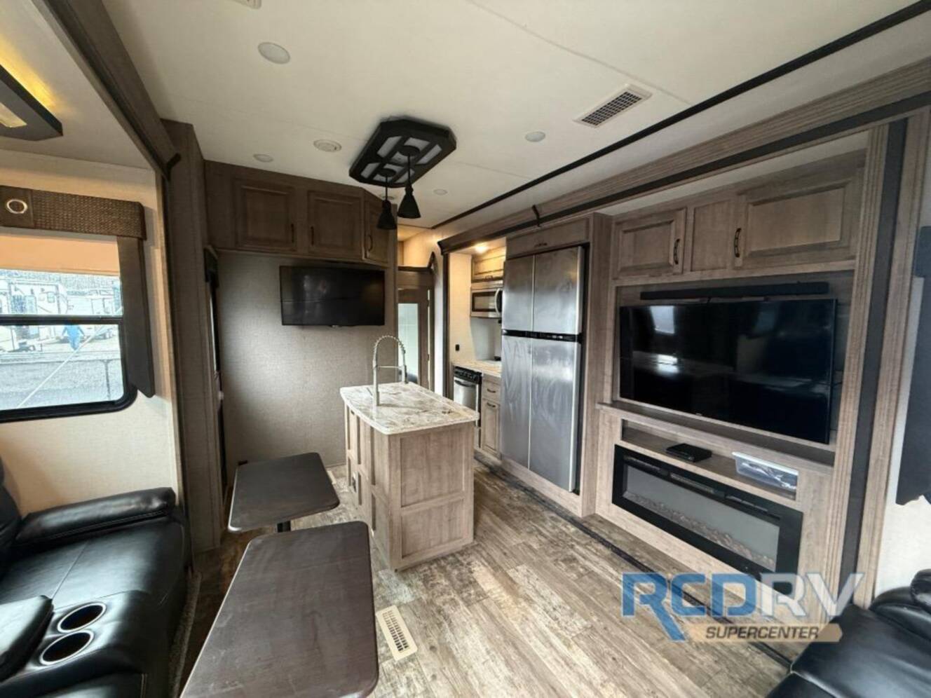 A photo of this 2019 Kz Venom 4113TK