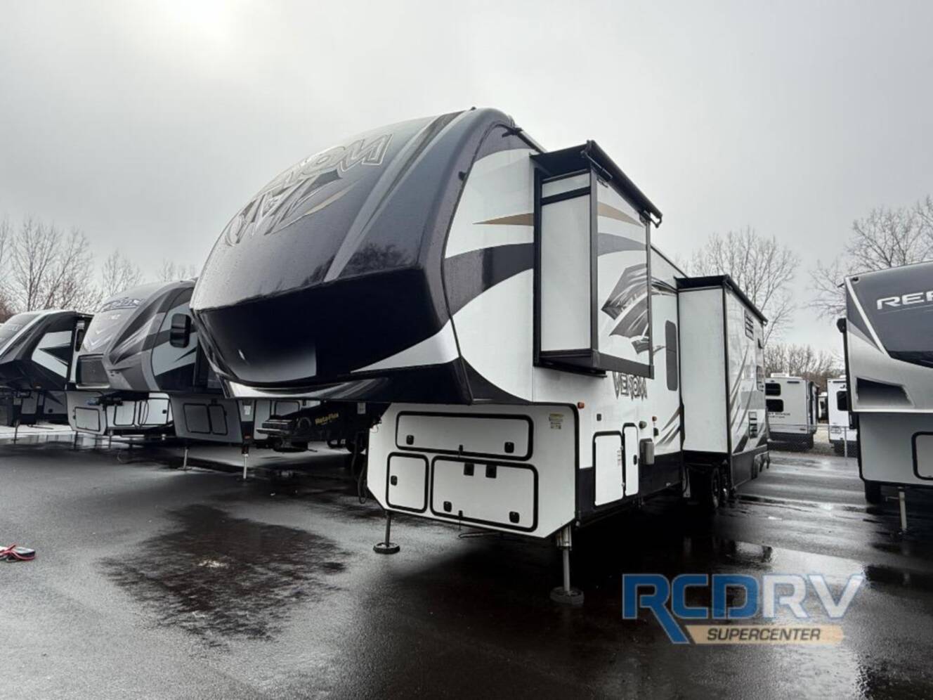 A photo of this 2019 Kz Venom 4113TK