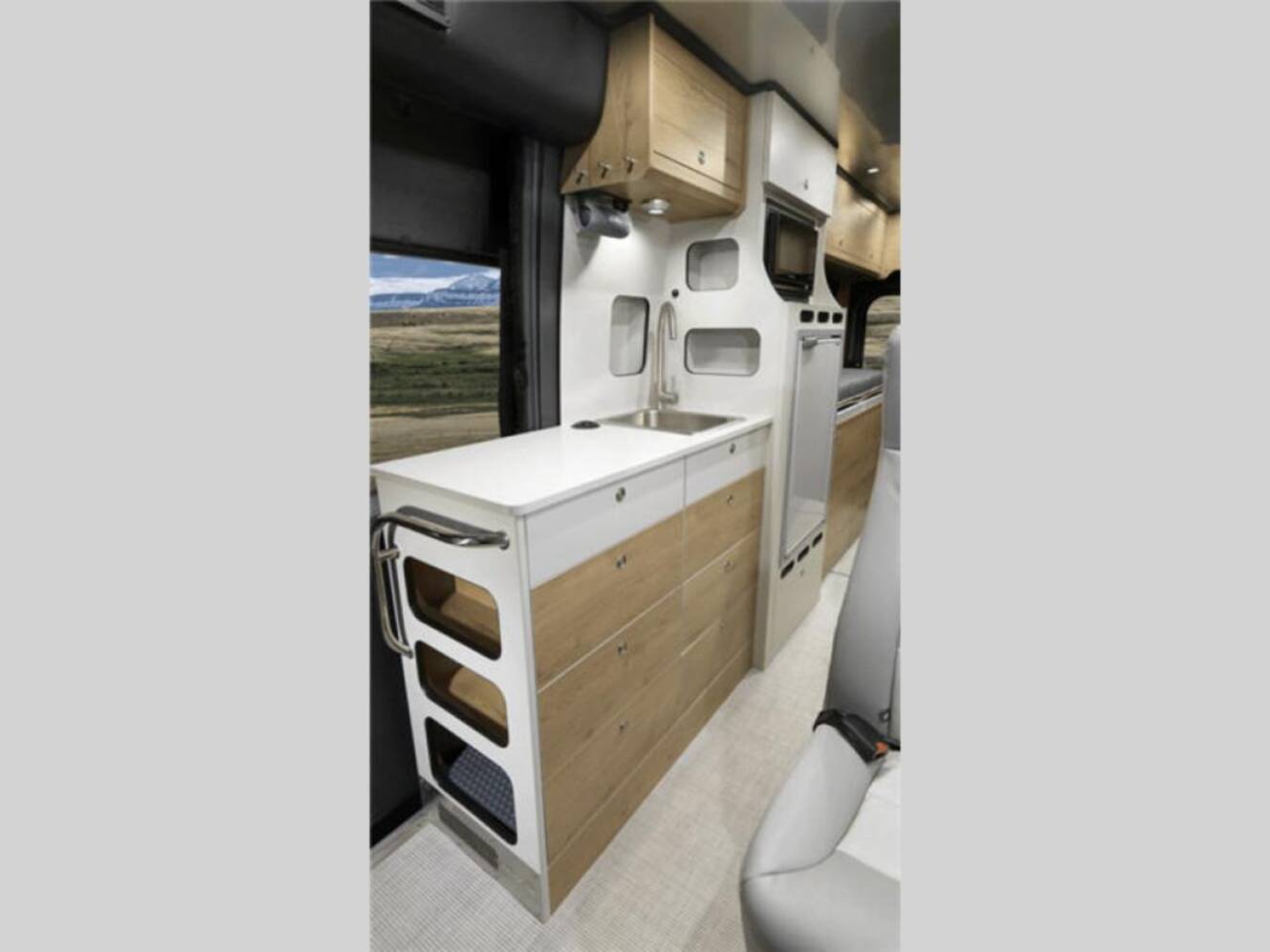 A photo of this 2026 Airstream Rangeline RGN24