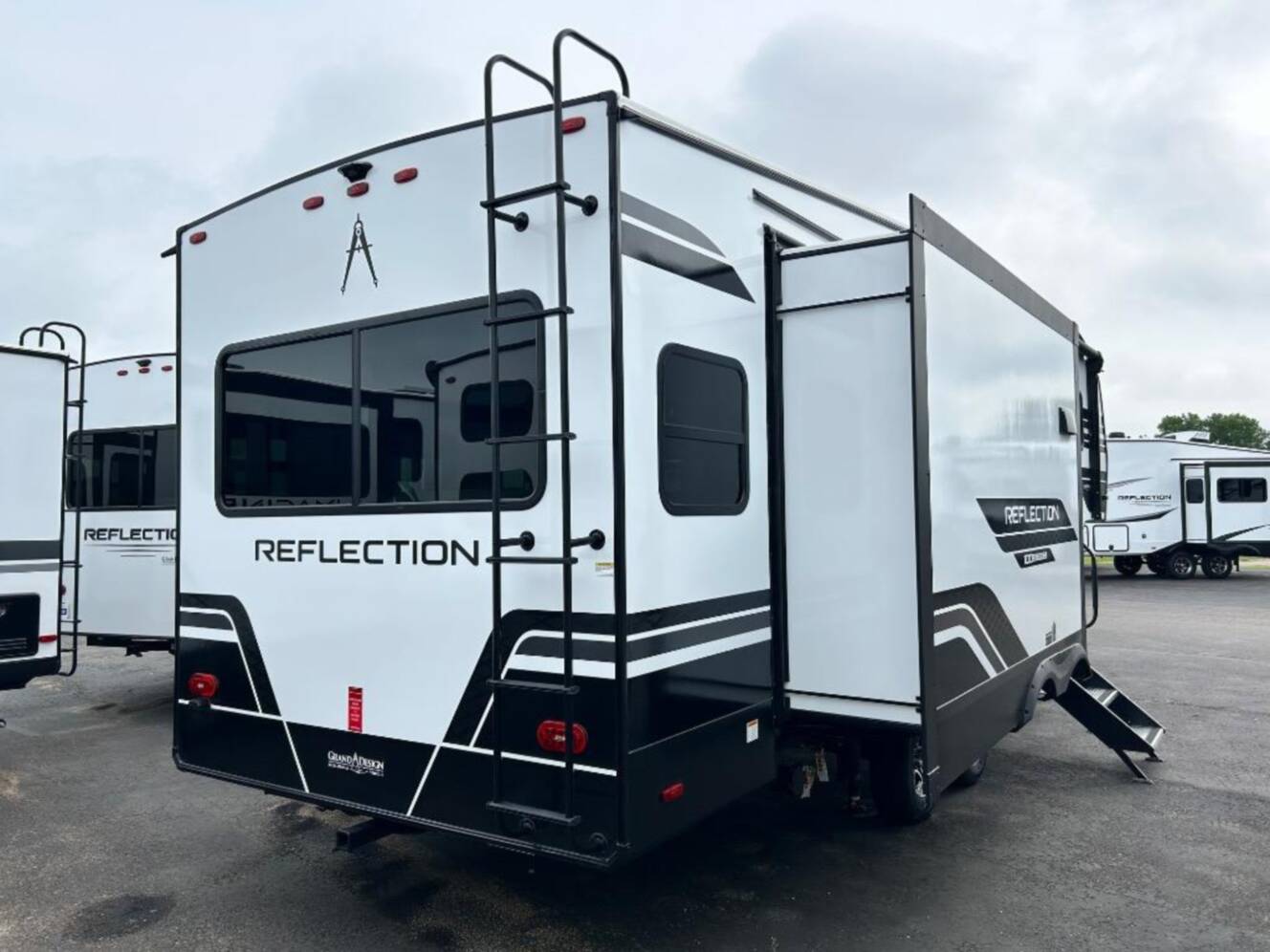 A photo of this 2026 Grand Design Reflection 100 Series 28RL