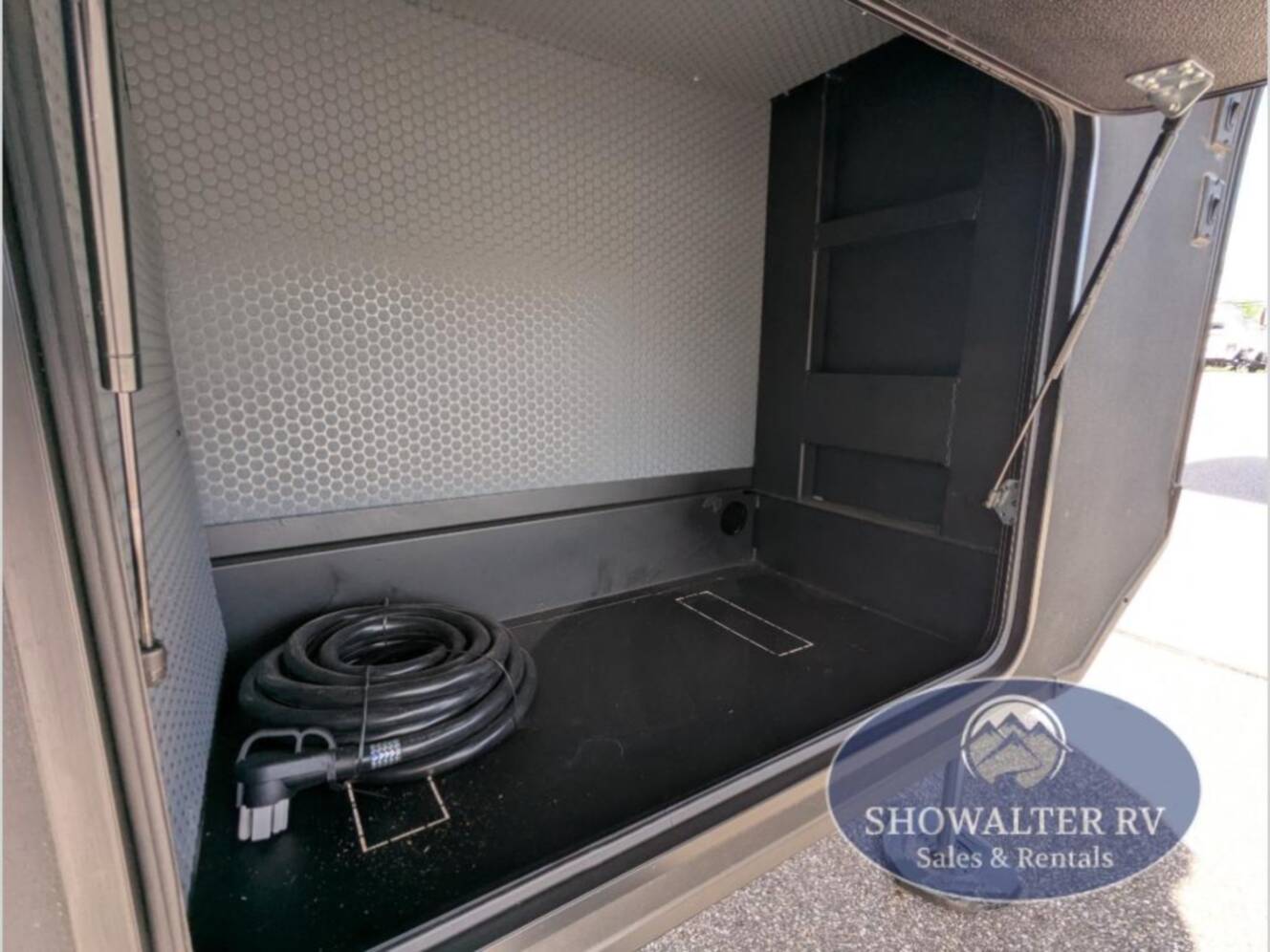 A photo of this 2026 Keystone Rv Alpine Avalanche Edition 390DS