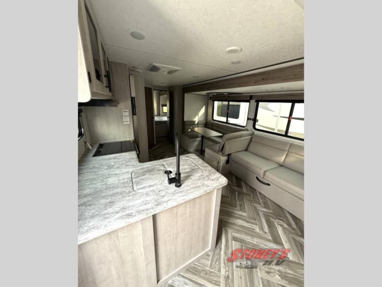 A photo of this 2025 Crossroads Zinger 320FB