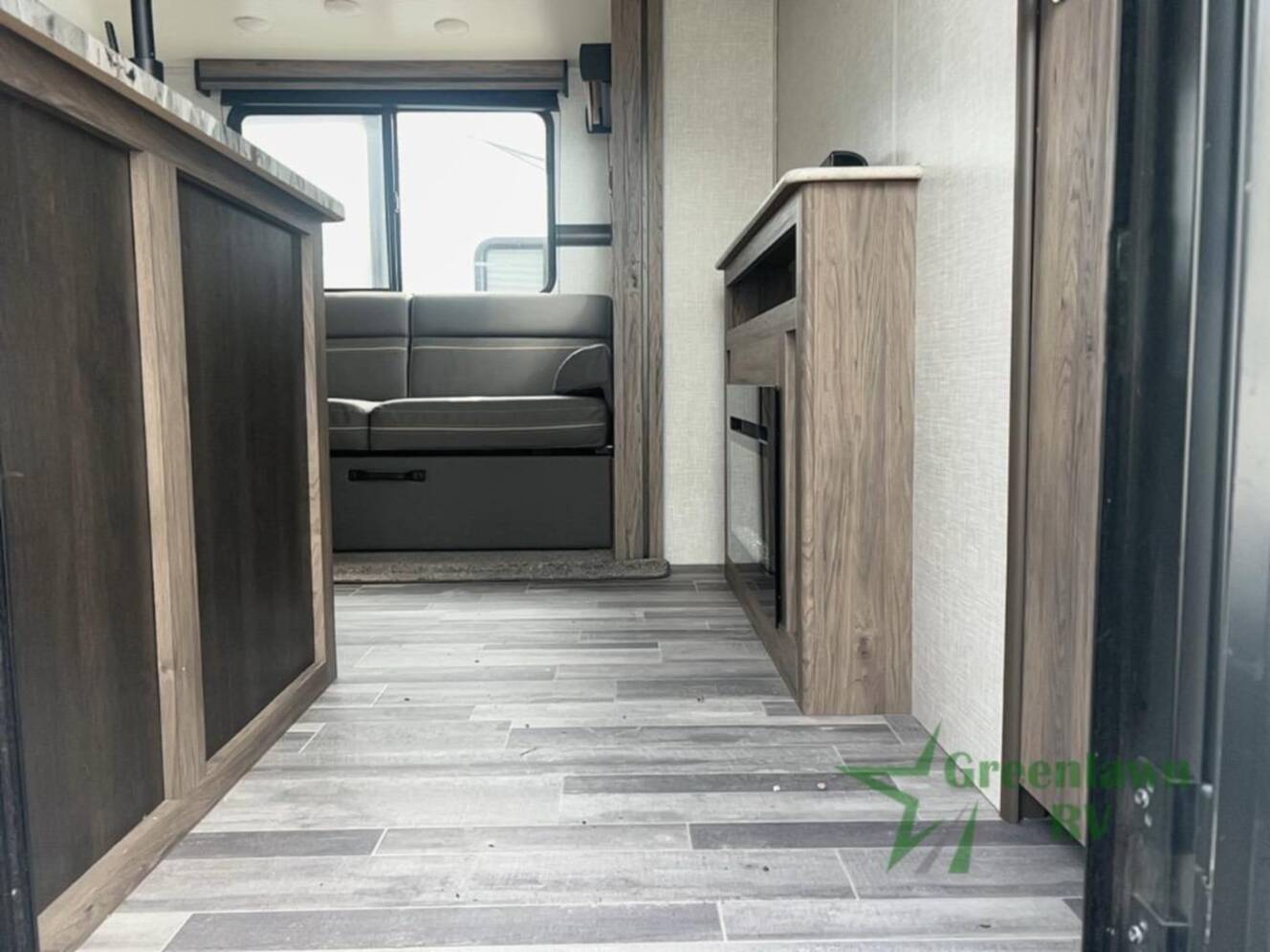 A photo of this 2023 Crossroads Rv Zinger ZR320FB