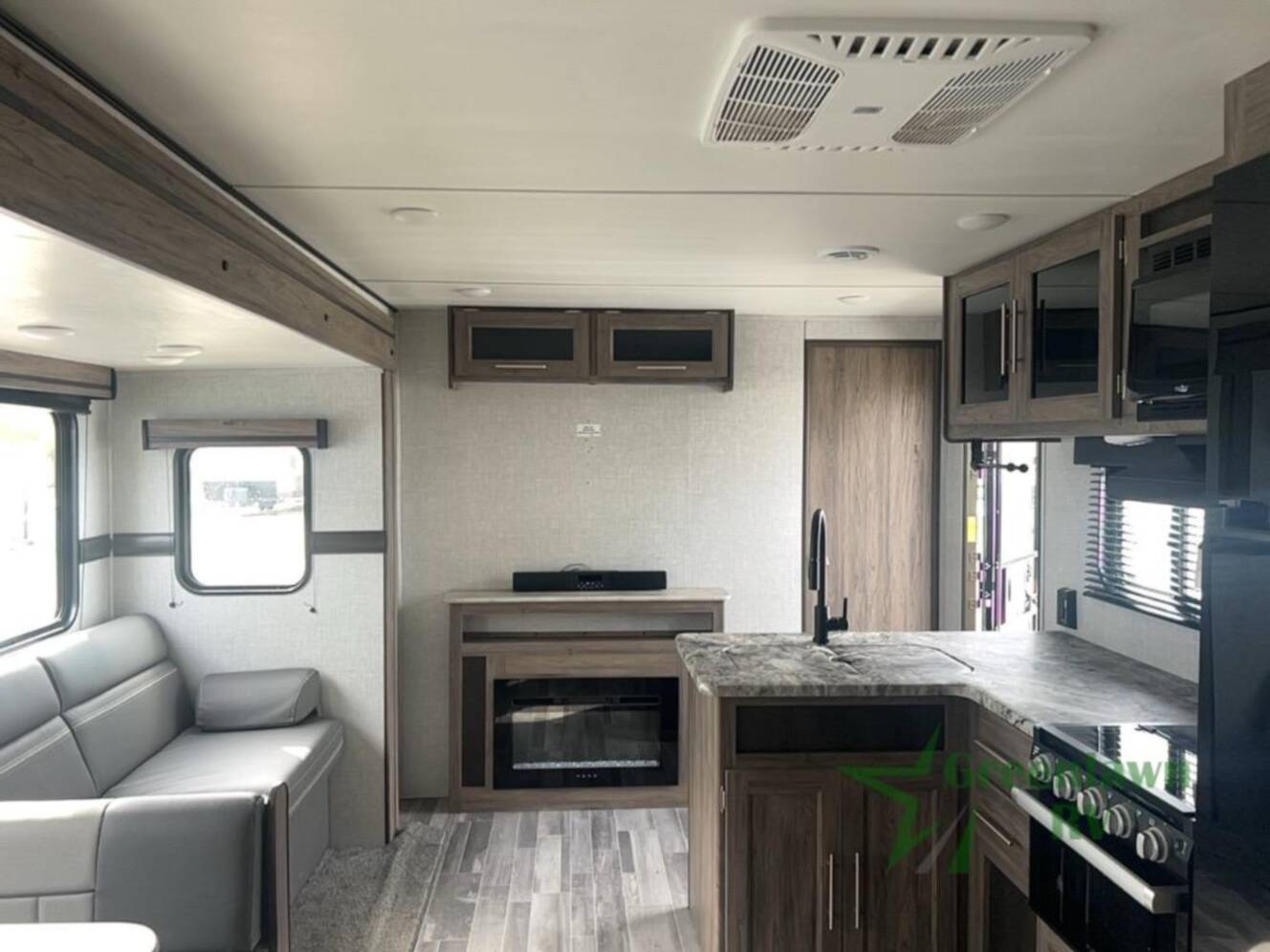 A photo of this 2023 Crossroads Rv Zinger ZR320FB