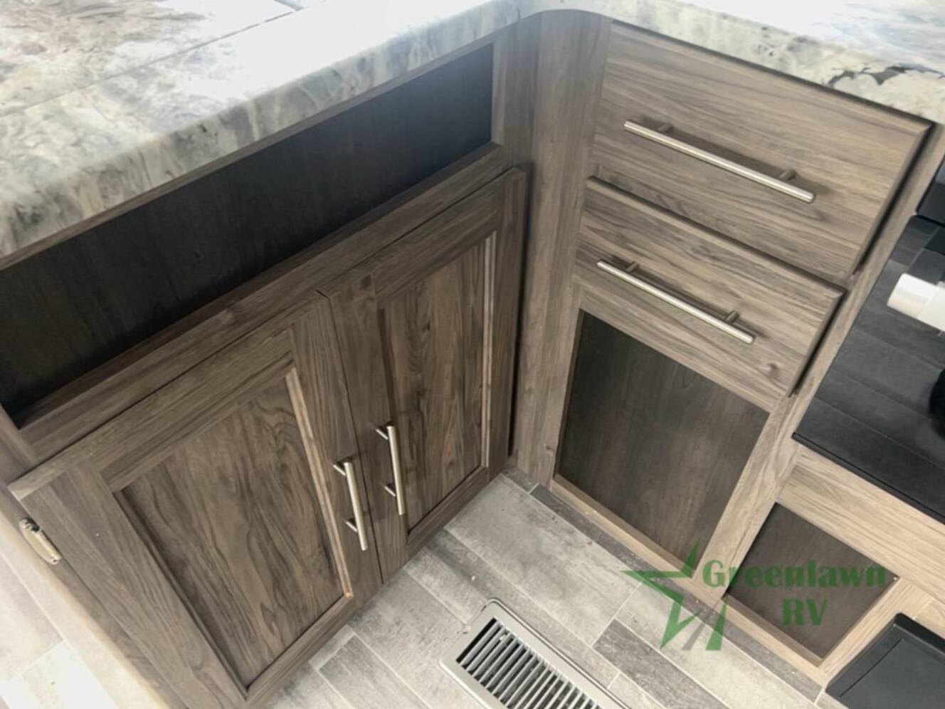 A photo of this 2023 Crossroads Rv Zinger ZR320FB
