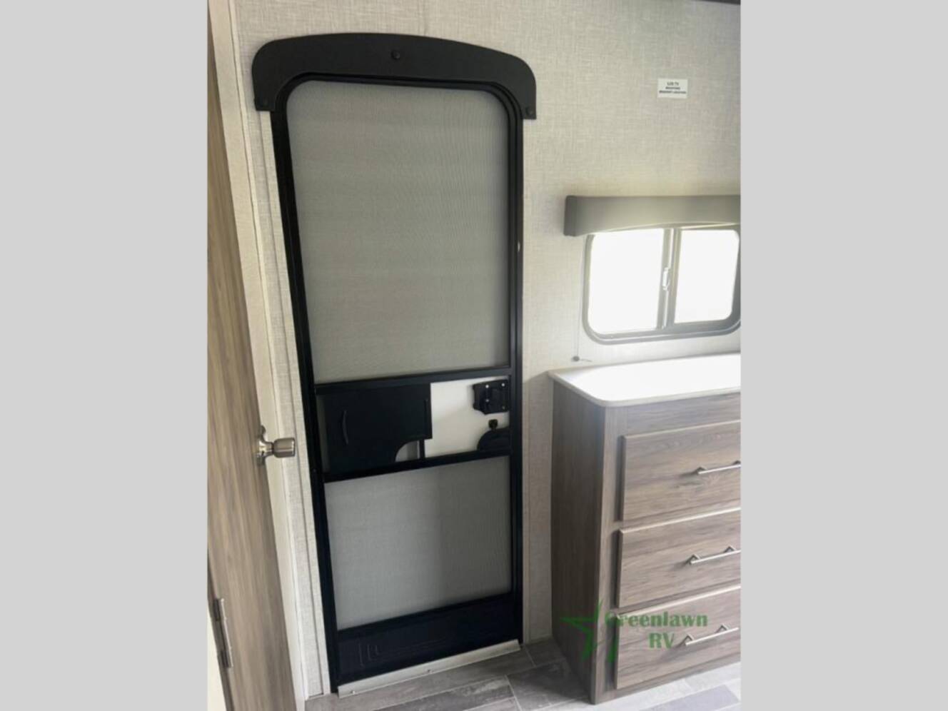 A photo of this 2023 Crossroads Rv Zinger ZR320FB