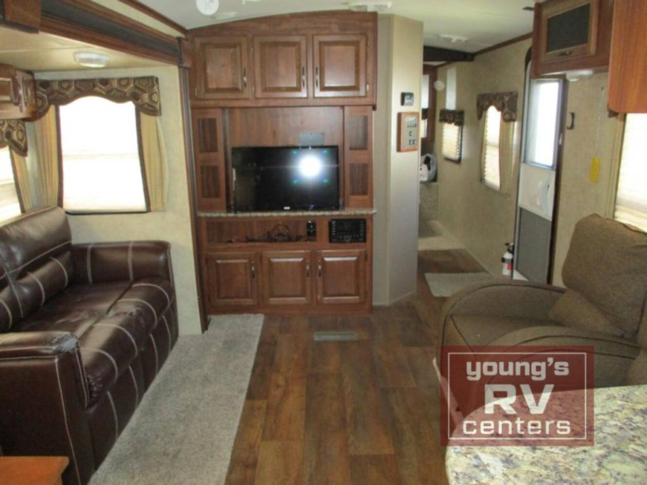 A photo of this 2015 Keystone Rv Cougar X-Lite 31RKS