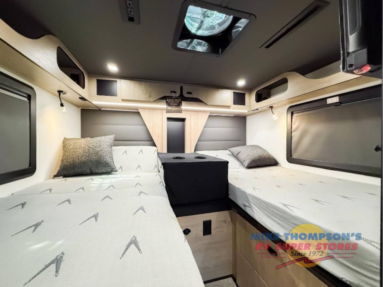 A photo of this 2026 Grand Design Lineage Series M 25TK