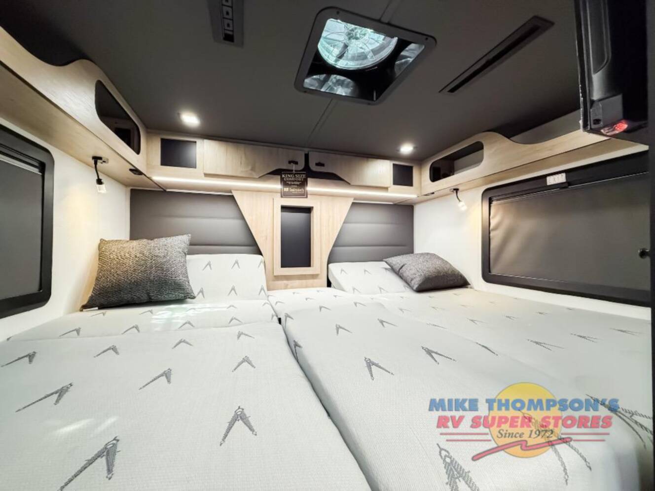A photo of this 2026 Grand Design Lineage Series M 25TK