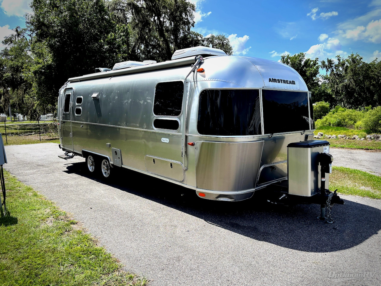 2022 Airstream Flying Cloud 27FB in ocala FL
