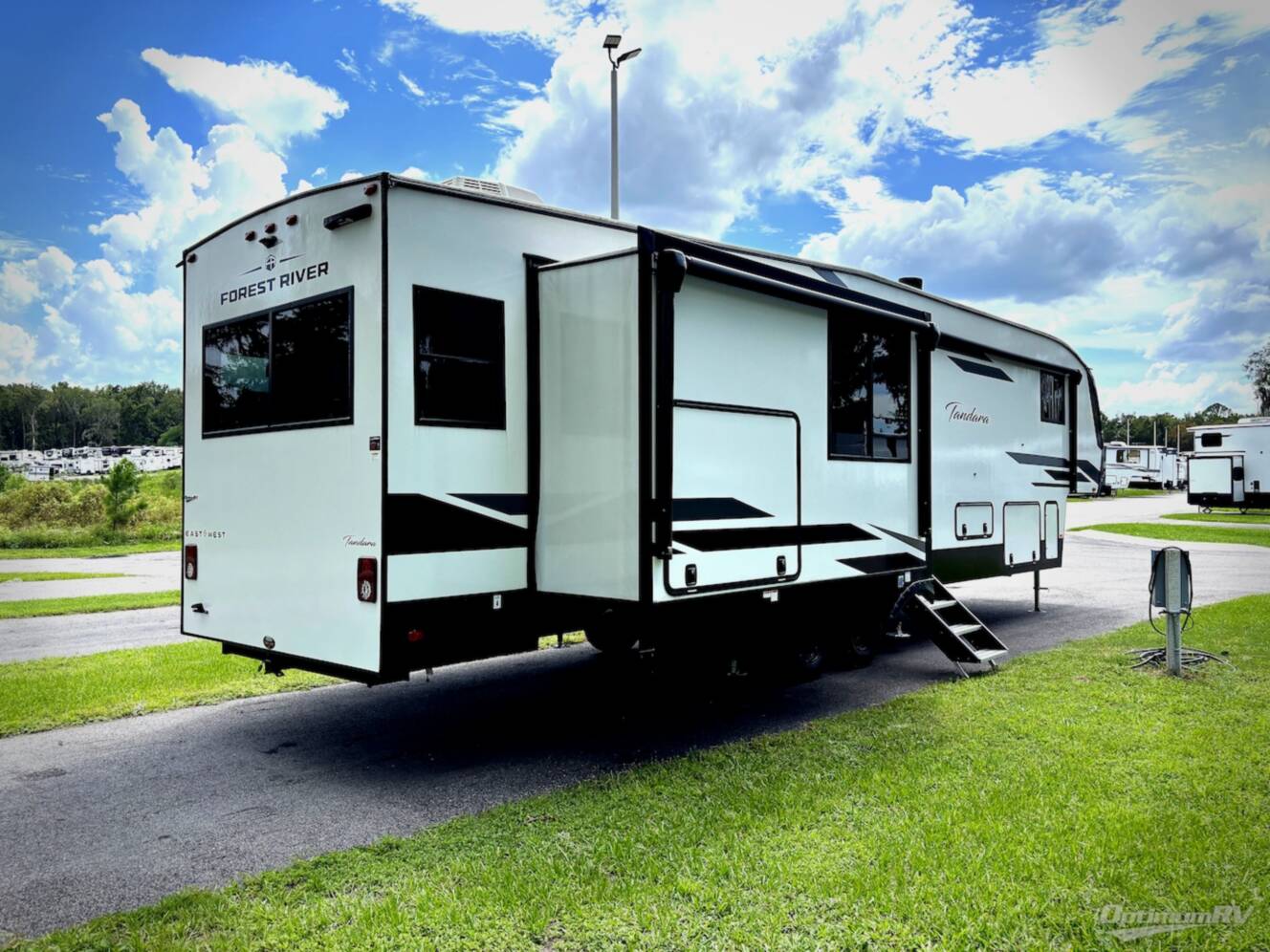 A photo of this 2025 East To West Tandara 386MB-OK