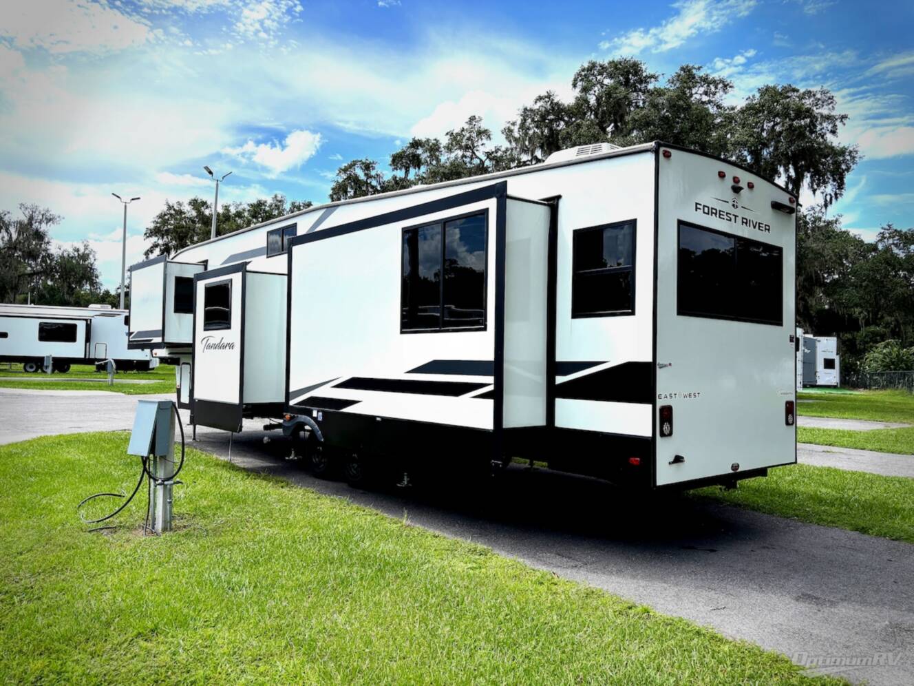 A photo of this 2025 East To West Tandara 386MB-OK