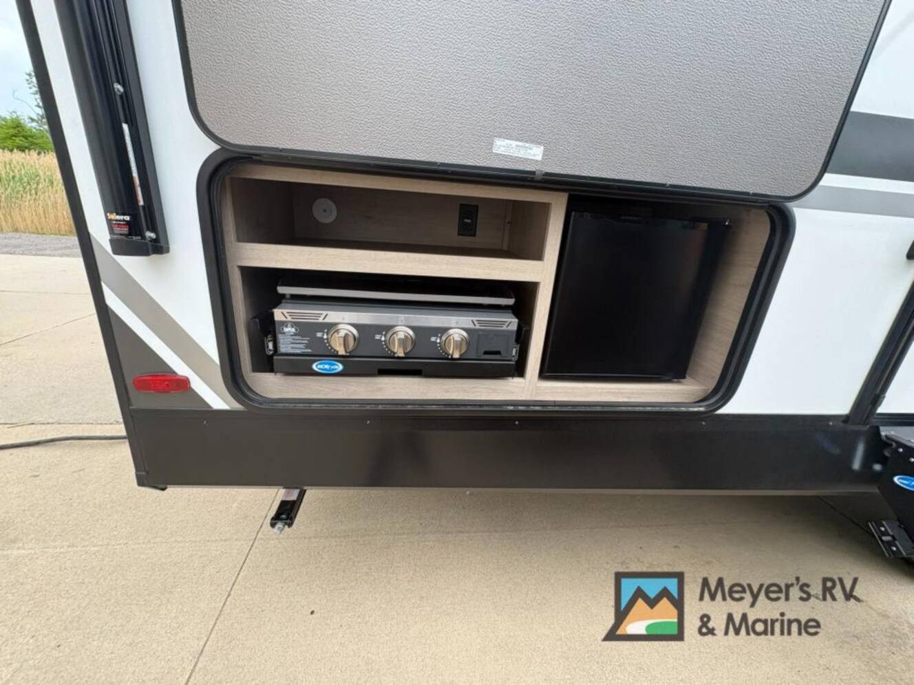 A photo of this 2027 Grand Design Imagine 2800BH