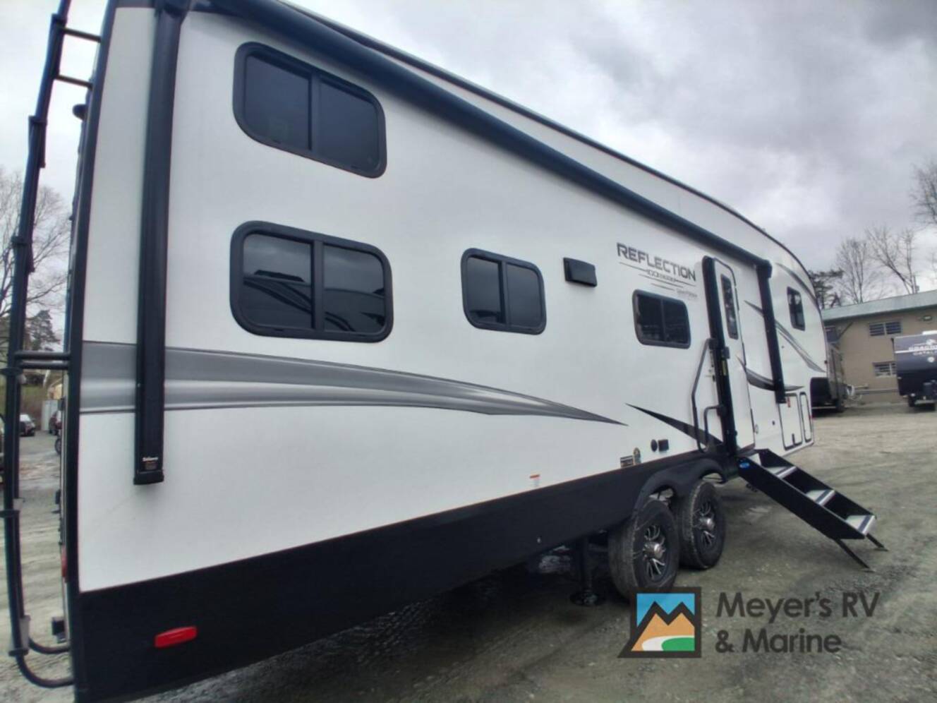 A photo of this 2025 Grand Reflection 27BH