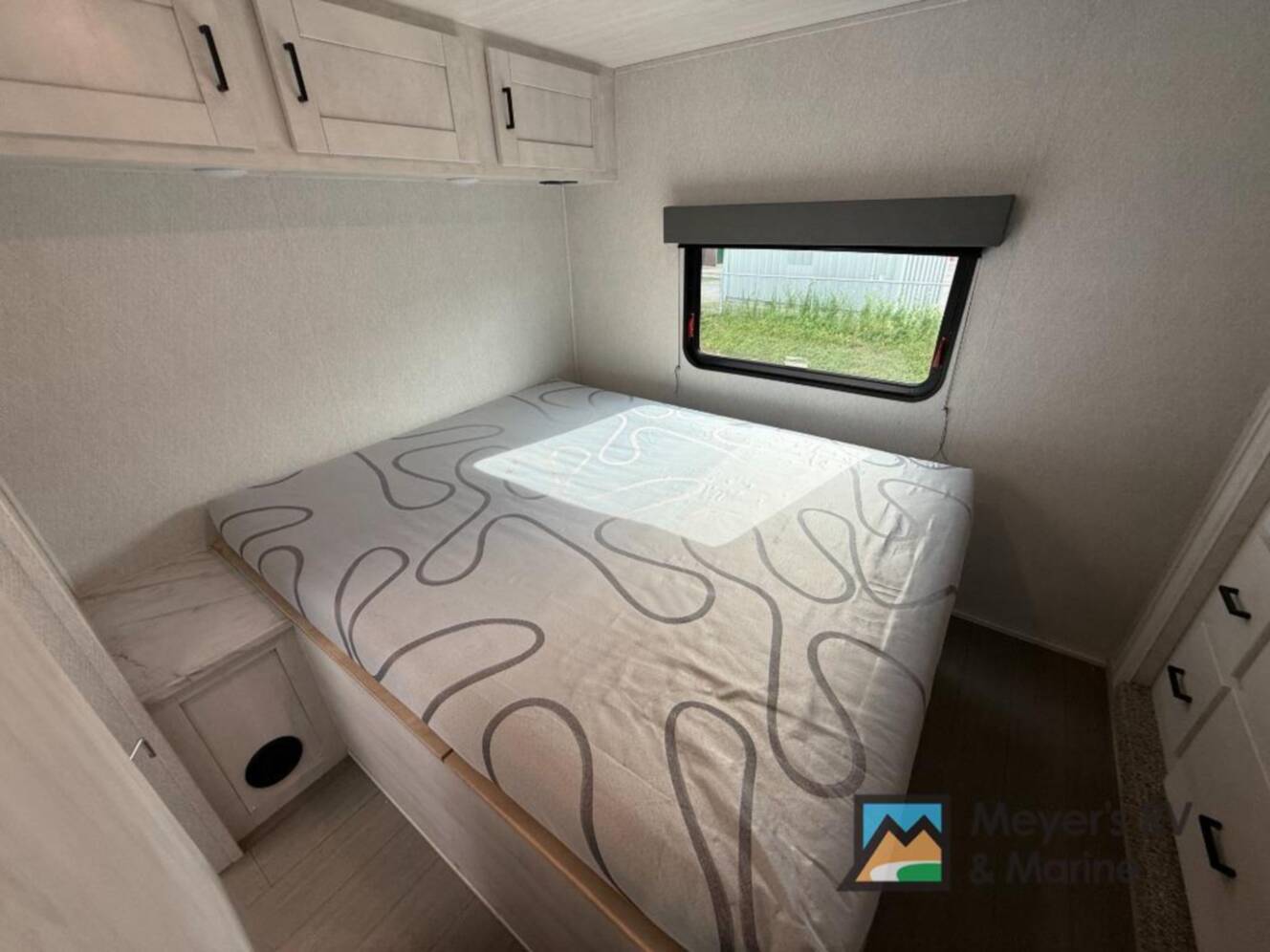 A photo of this 2025 East To West Entrada 3100FBF