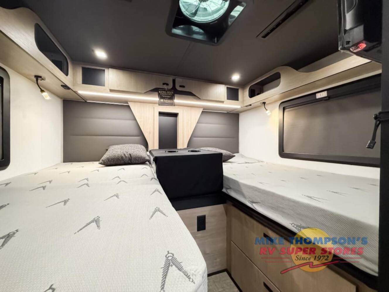 A photo of this 2026 Grand Design Lineage Series M 25TK