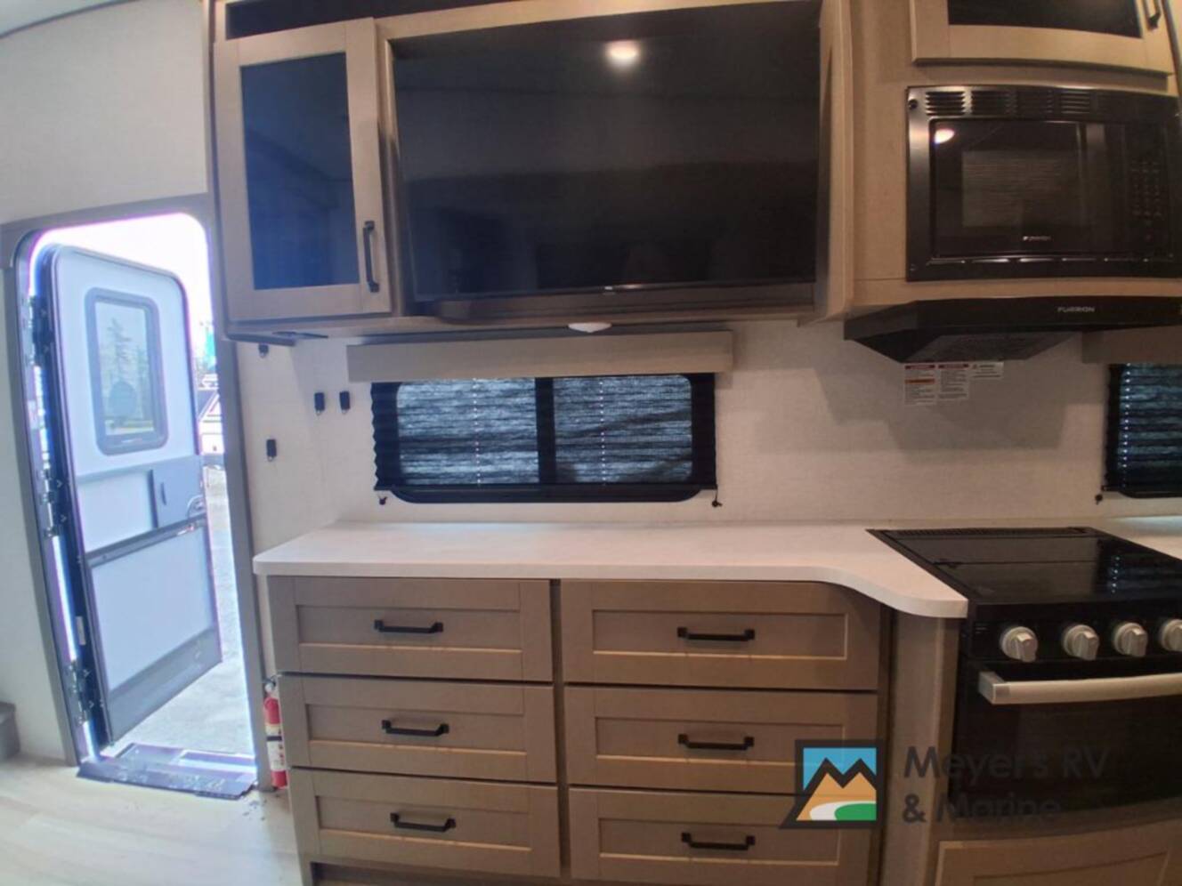 A photo of this 2025 Grand Reflection 27BH