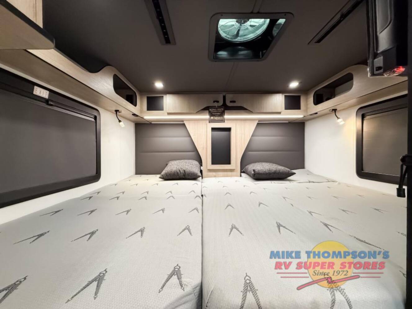 A photo of this 2026 Grand Design Lineage Series M 25TK