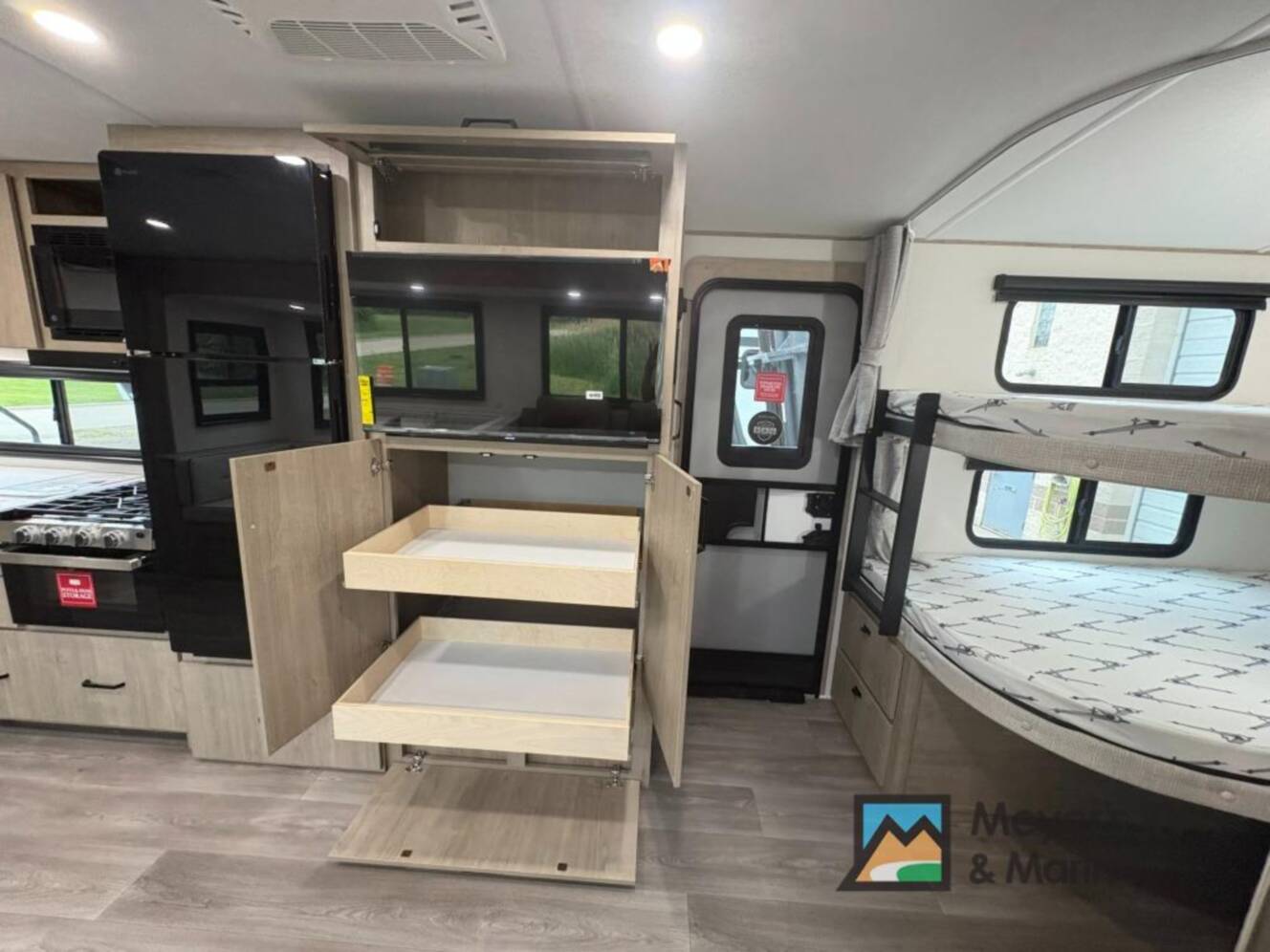 A photo of this 2027 Grand Design Imagine 2800BH