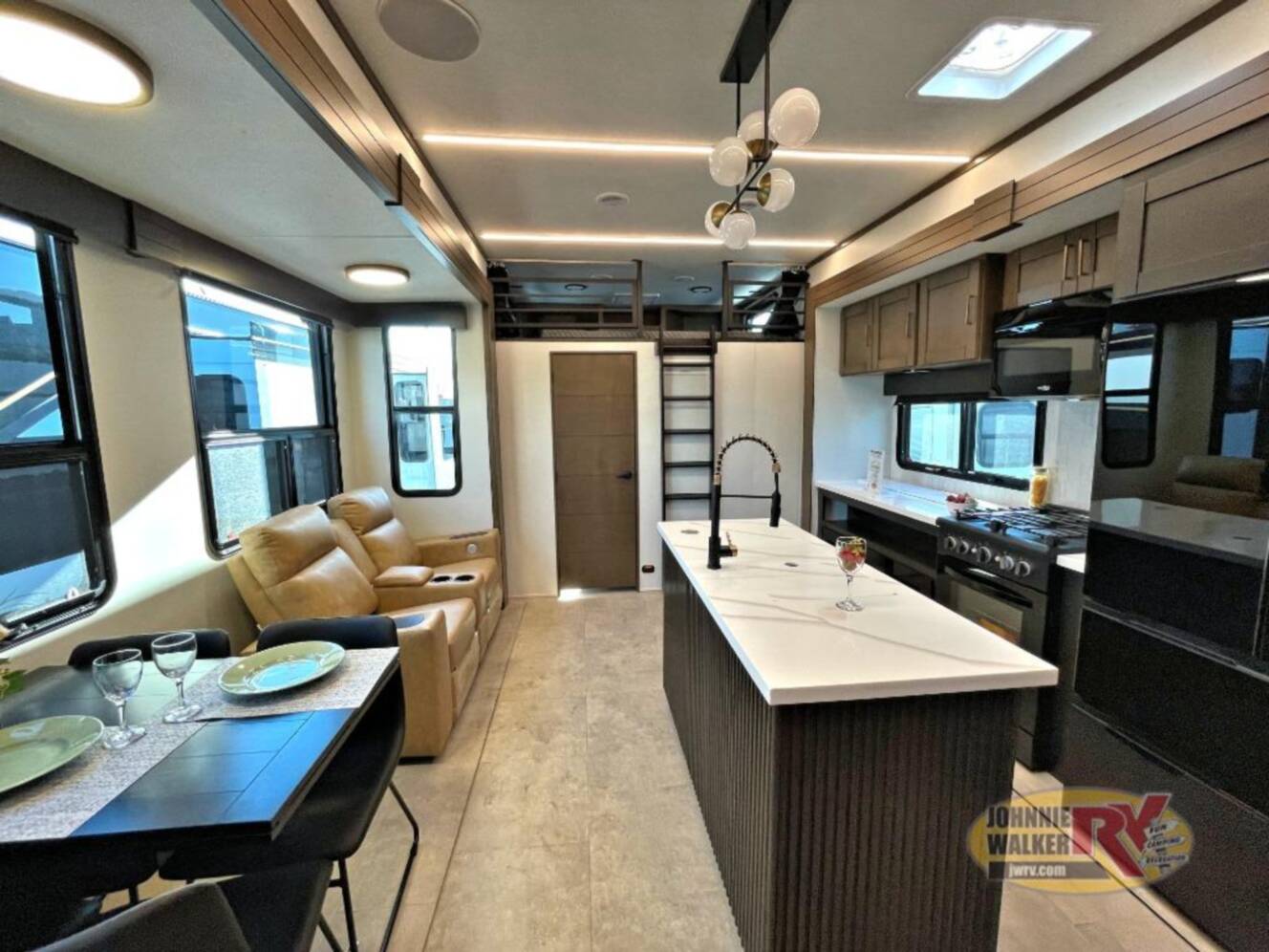 A photo of this 2025 Heartland Bighorn 392DS