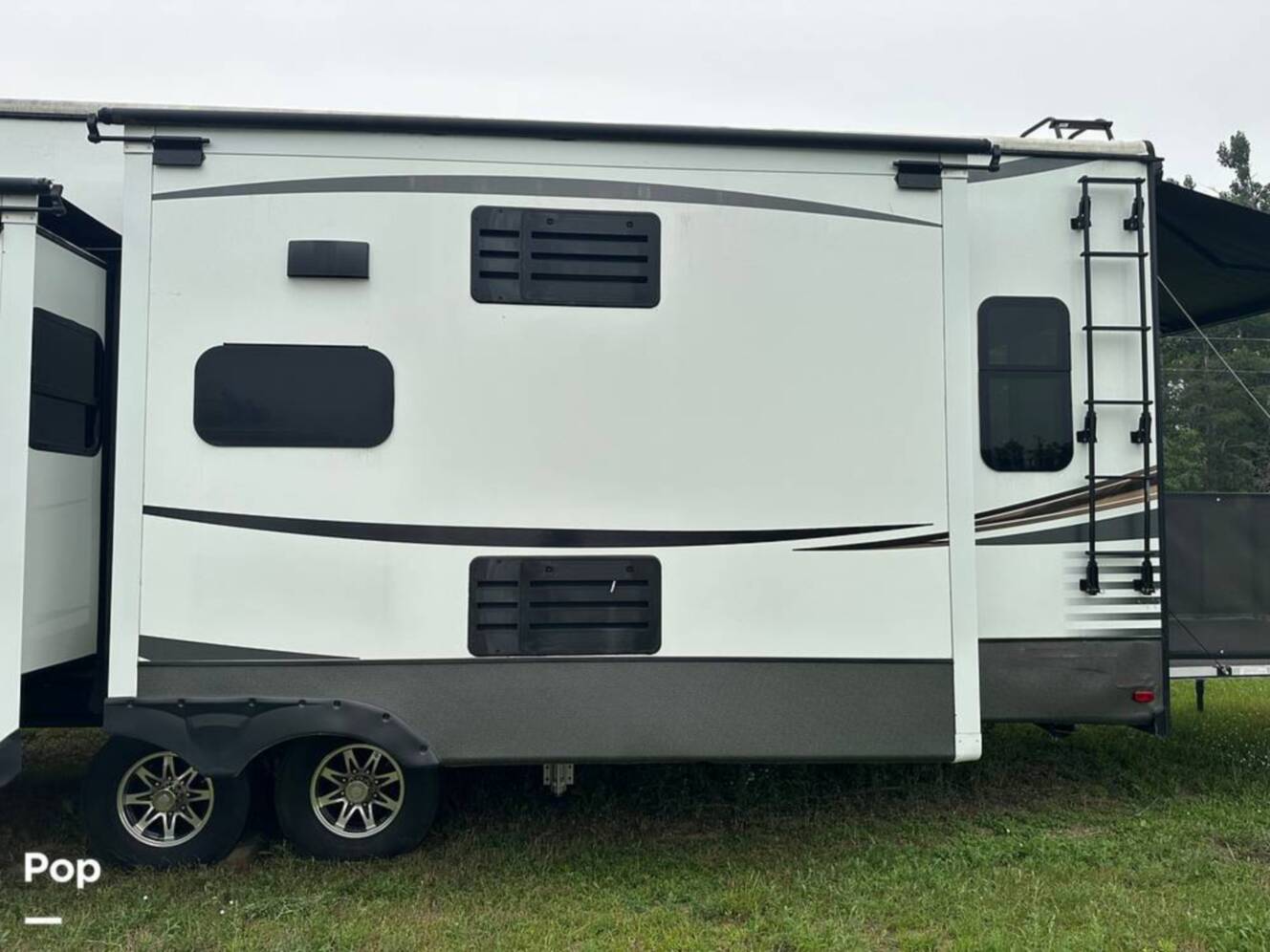 A photo of this 2021 Kz Durango Gold 382MBQ