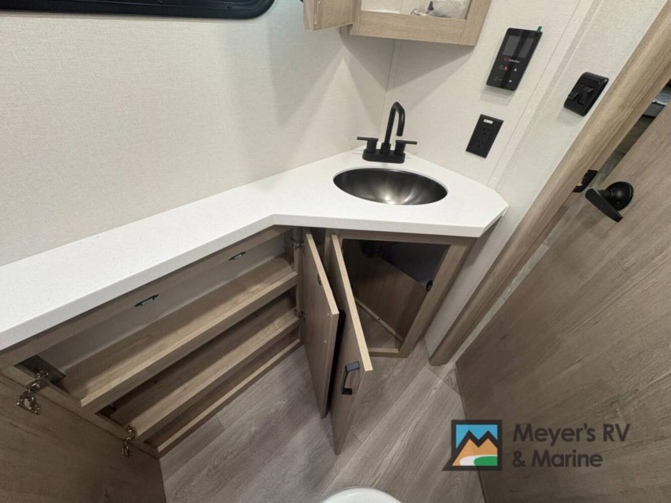 A photo of this 2027 Grand Design Imagine 2800BH