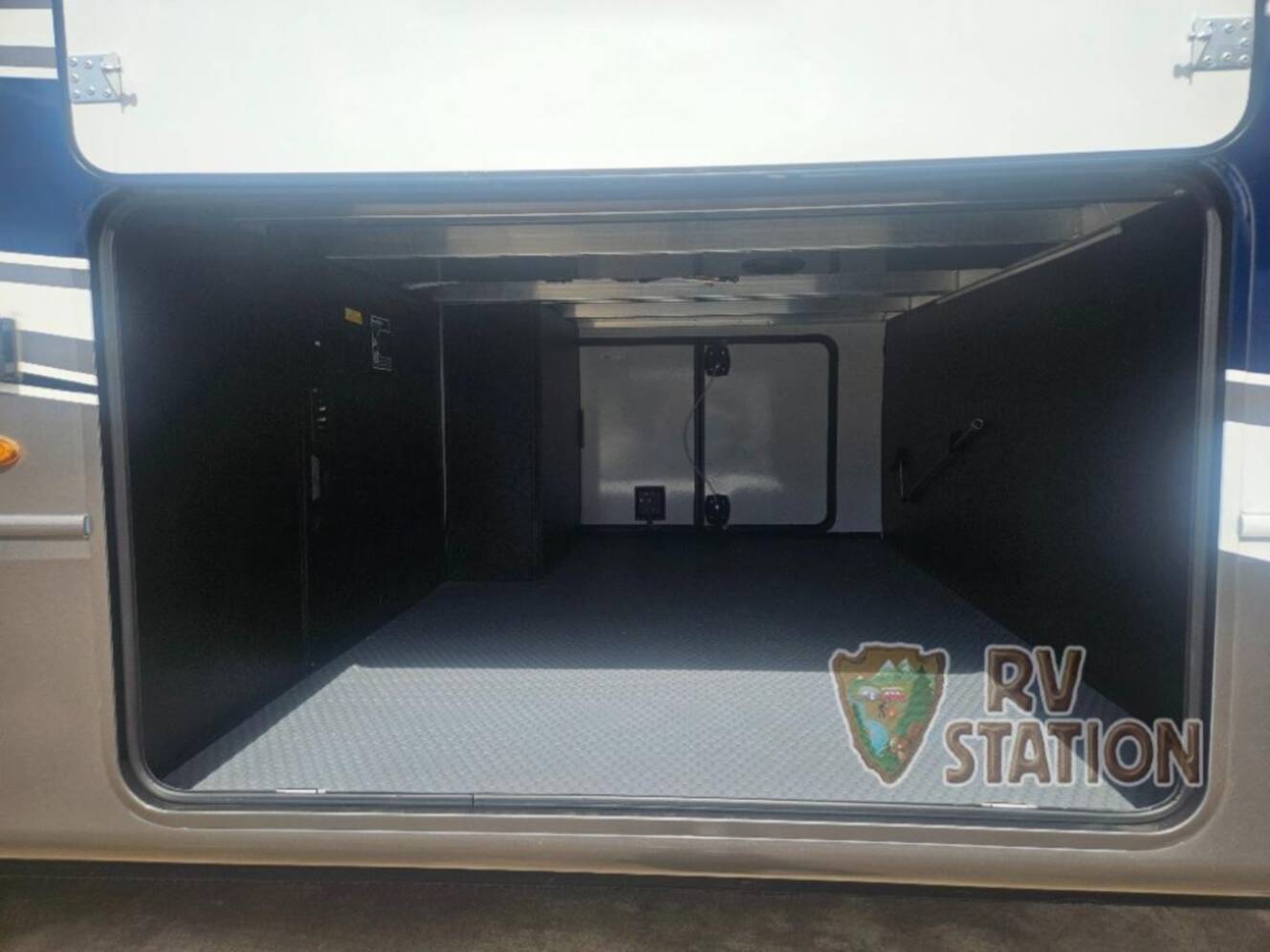 A photo of this 2026 Keystone Rv Montana 3231CK