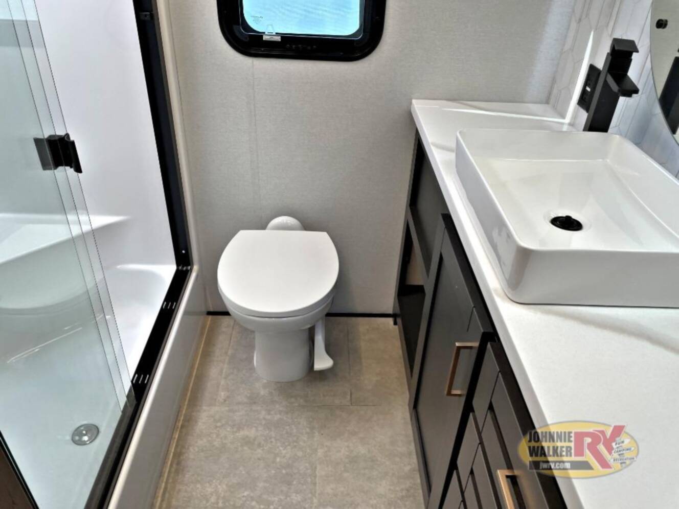 A photo of this 2025 Heartland Bighorn 392DS