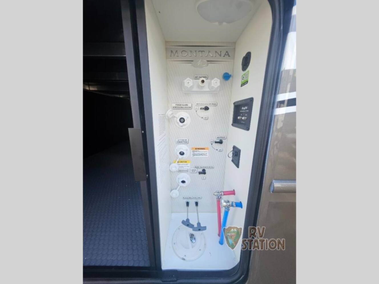 A photo of this 2026 Keystone Rv Montana 3231CK