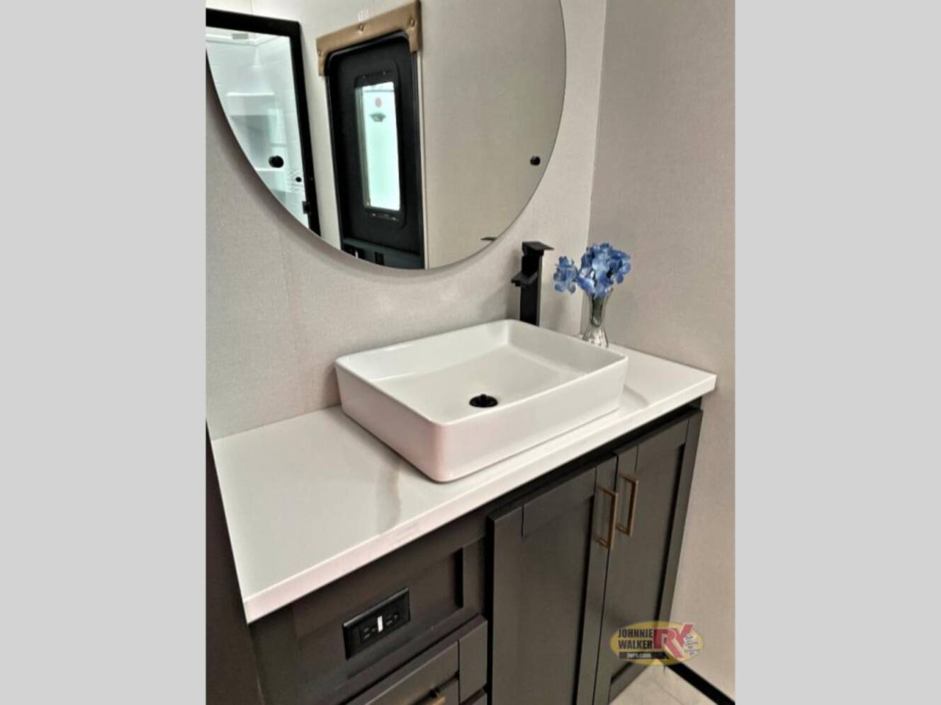 A photo of this 2025 Heartland Bighorn 392DS