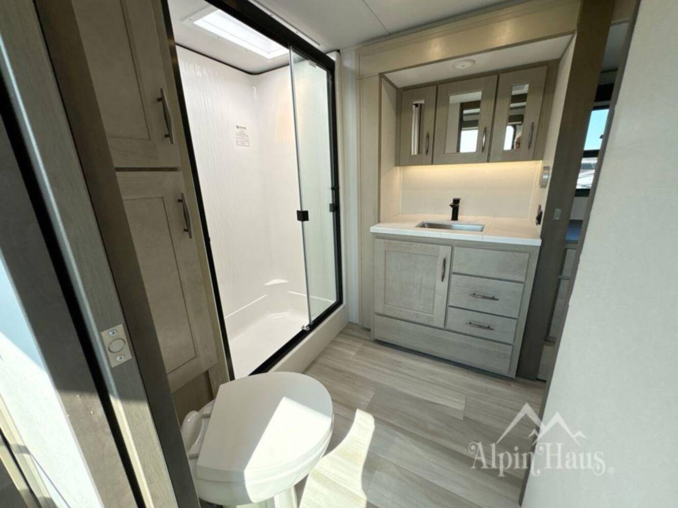 A photo of this 2025 Grand Design Influence 3203GK