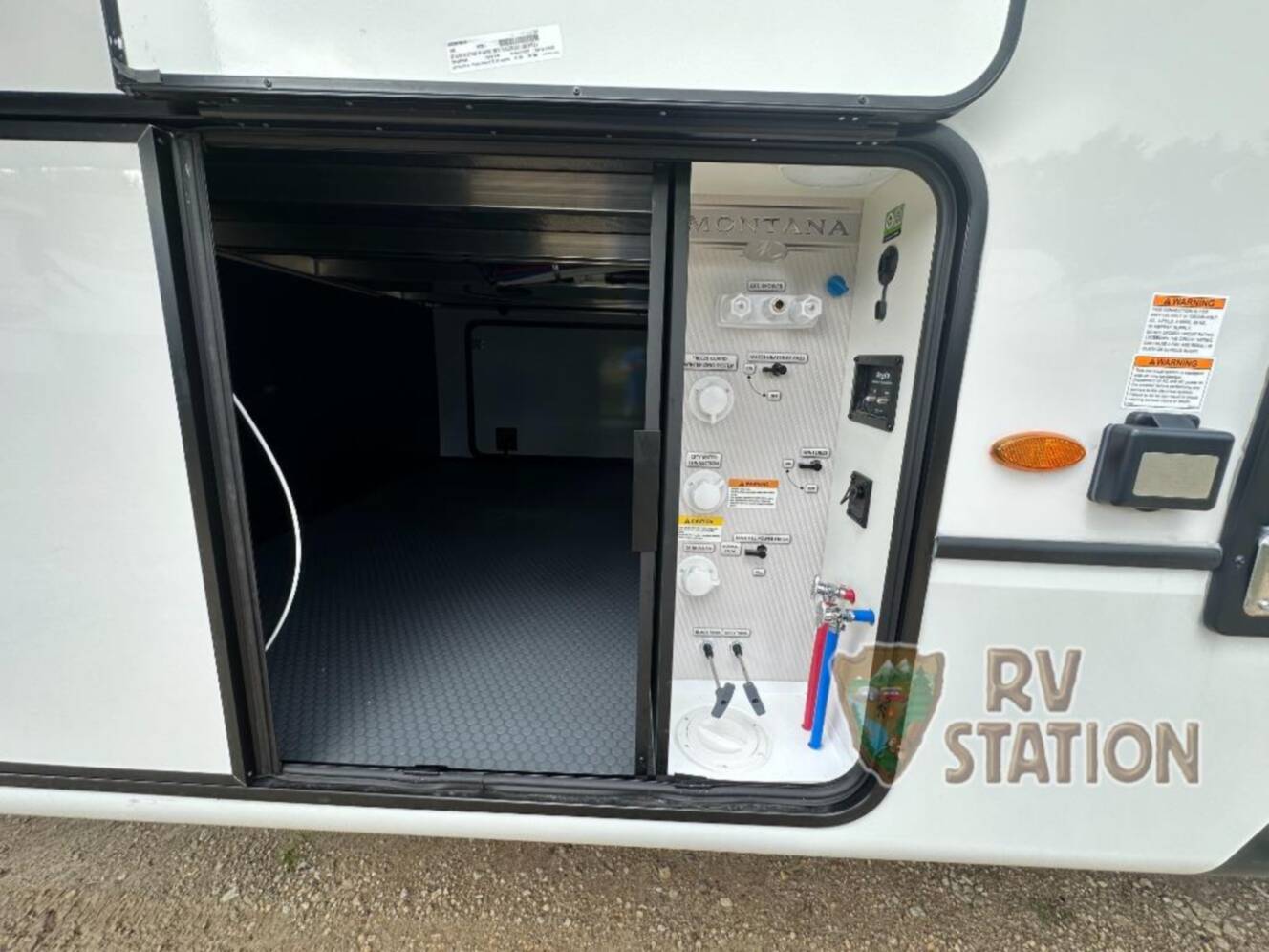 A photo of this 2026 Keystone Rv Montana 3231CK