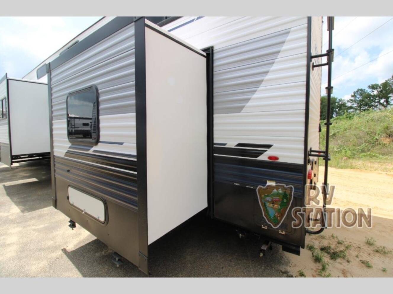 A photo of this 2026 Forest River Rv Puma Vista 403LFT