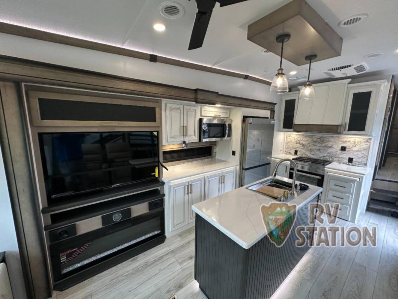 A photo of this 2026 Keystone Rv Montana 3231CK