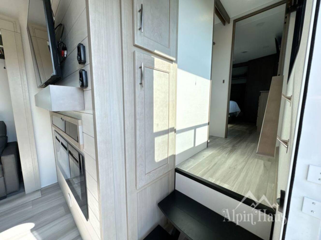 A photo of this 2025 Grand Design Influence 3203GK