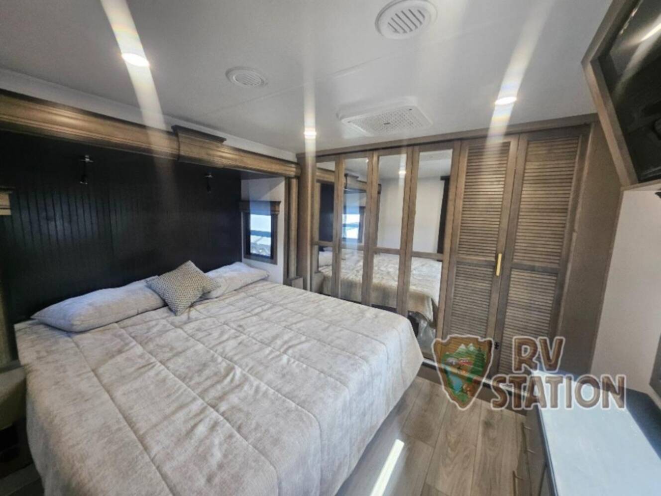 A photo of this 2026 Keystone Rv Montana 3231CK
