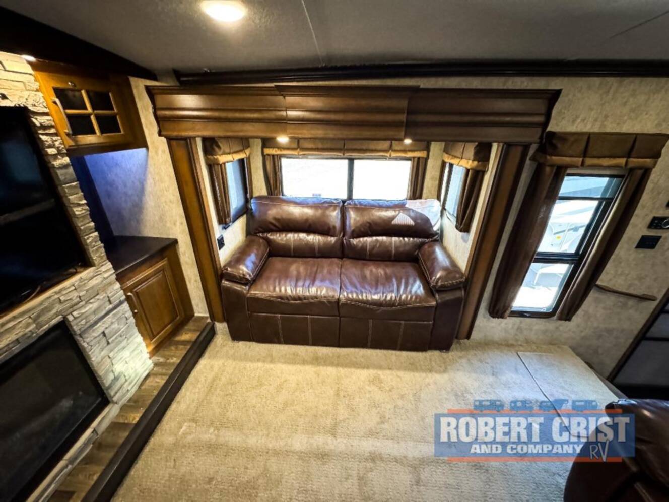 A photo of this 2015 Keystone Rv MONTANA LEGACY 3710FL