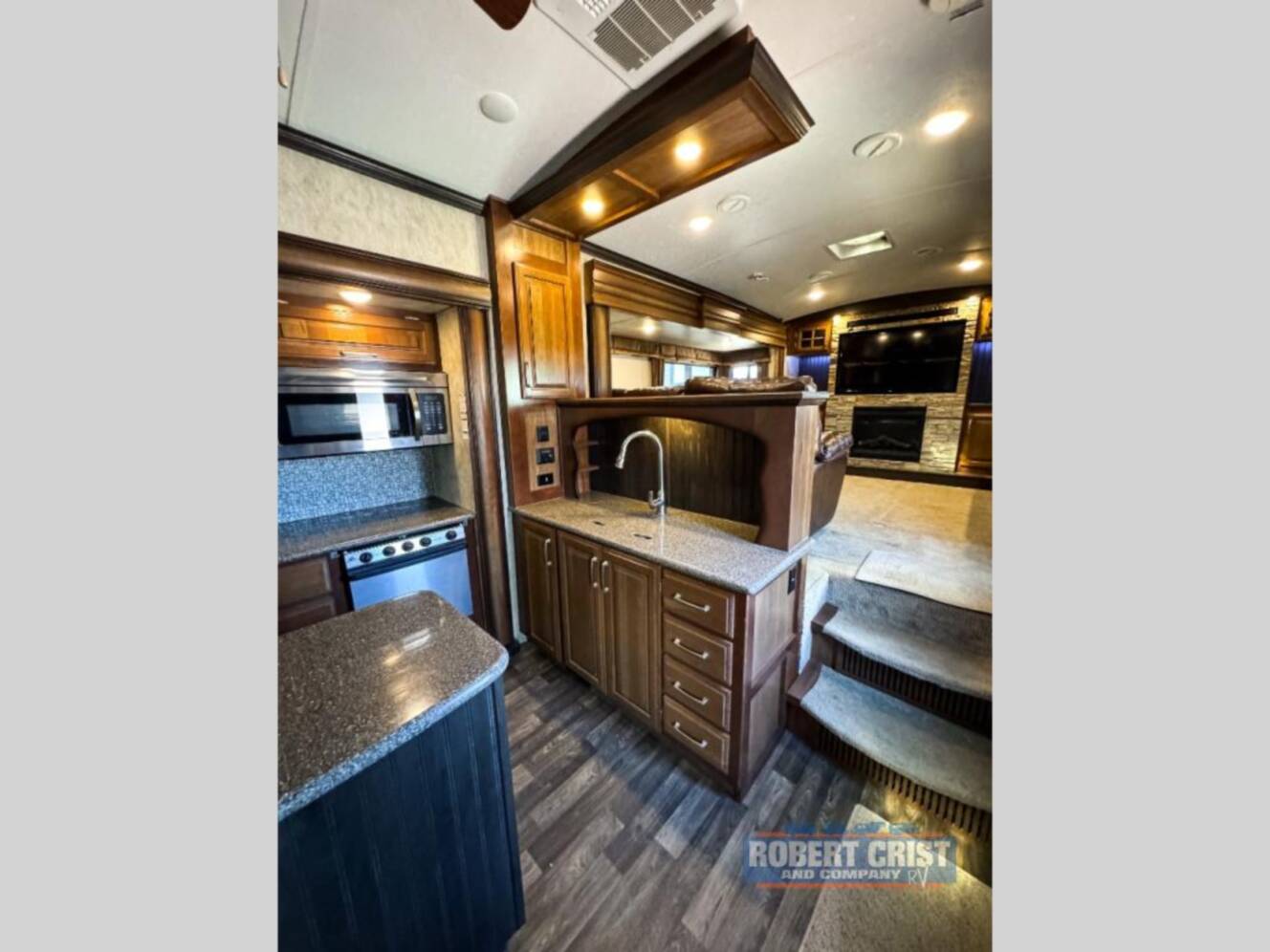 A photo of this 2015 Keystone Rv MONTANA LEGACY 3710FL