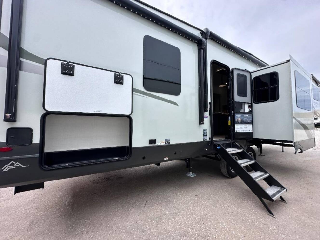 A photo of this 2026 Forest River Rv Flagstaff Classic 402CFL
