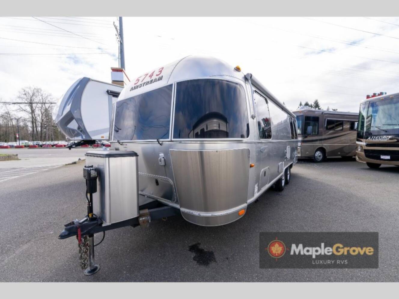 A photo of this 2015 Airstream Flying Cloud 25FB