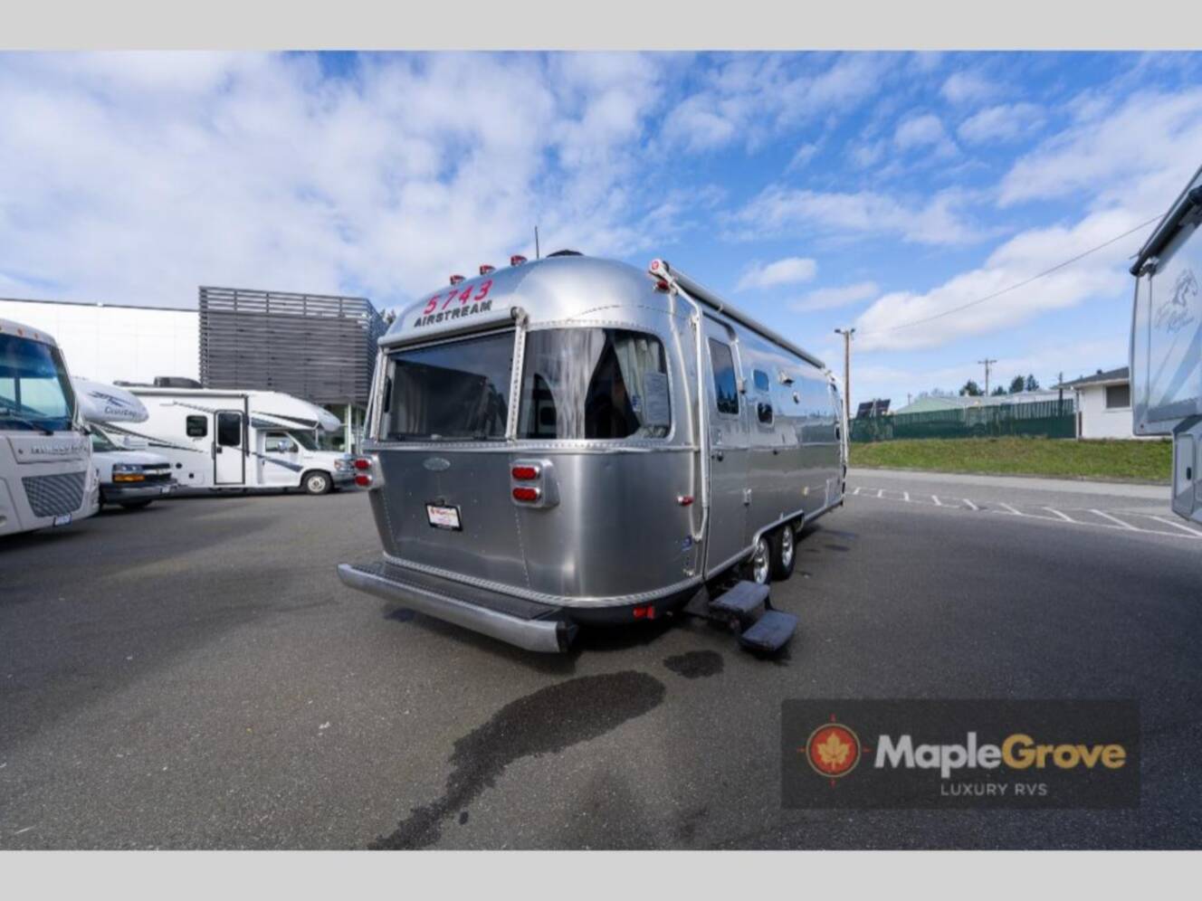 A photo of this 2015 Airstream Flying Cloud 25FB