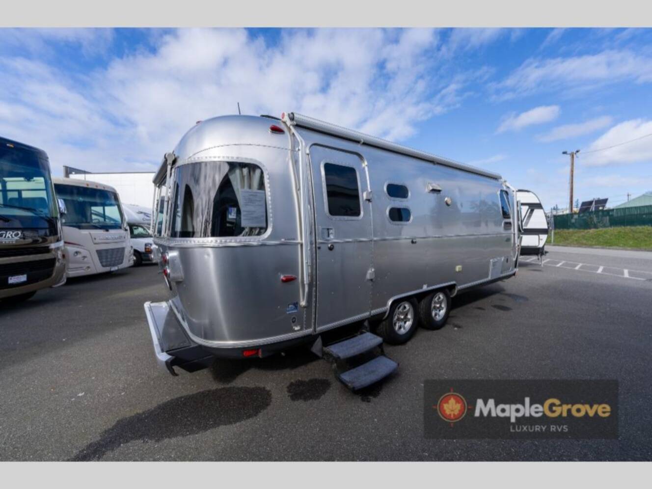 A photo of this 2015 Airstream Flying Cloud 25FB