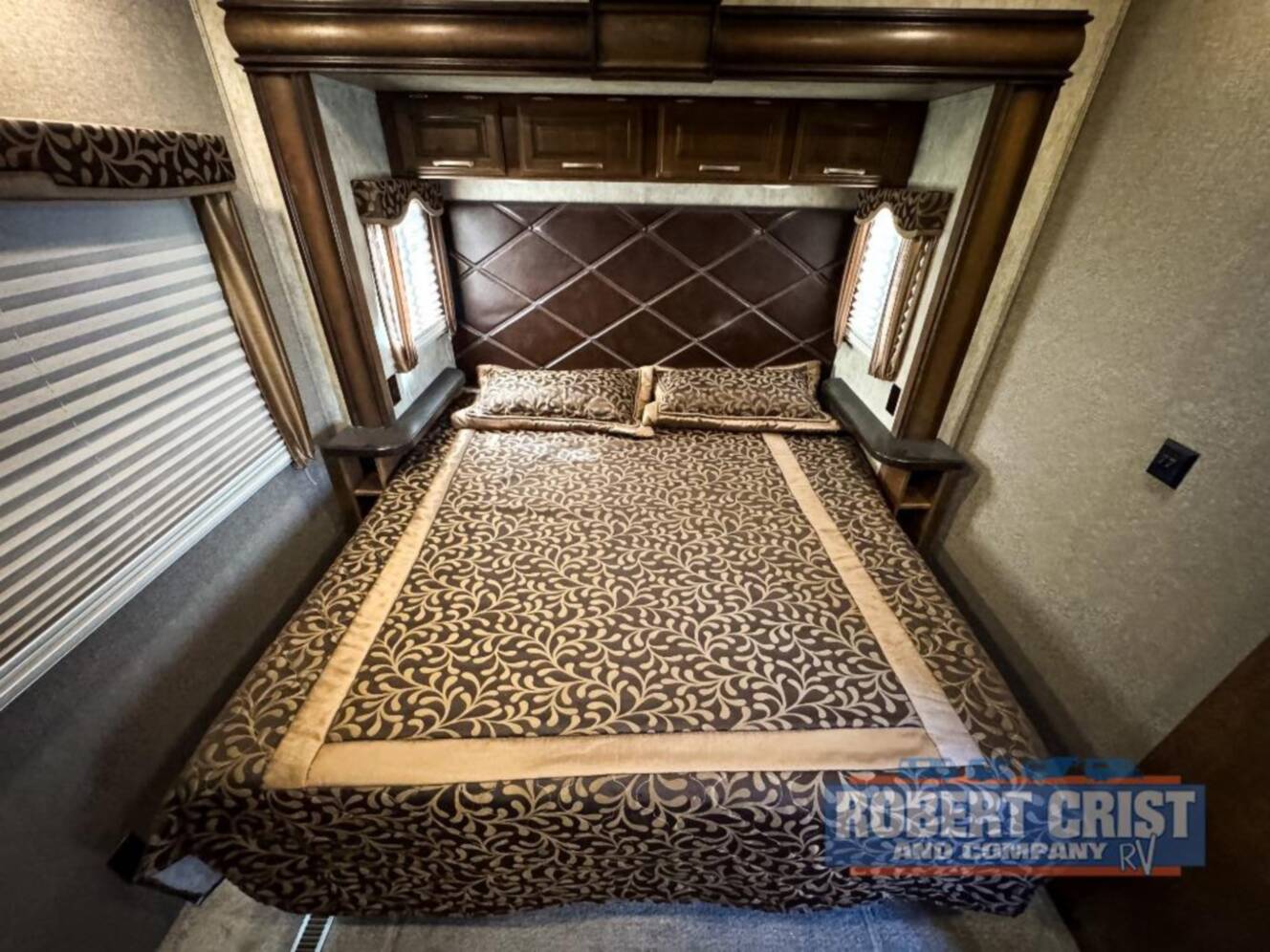 A photo of this 2015 Keystone Rv MONTANA LEGACY 3710FL