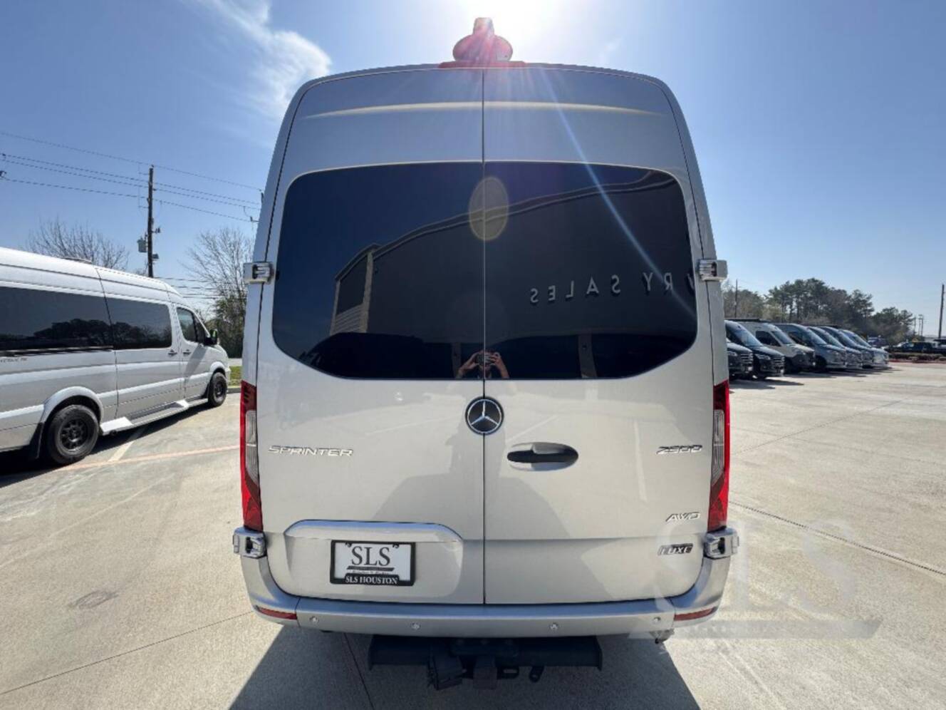 A photo of this 2026 Midwest Automotive Designs Luxe Cruiser D4 AWD