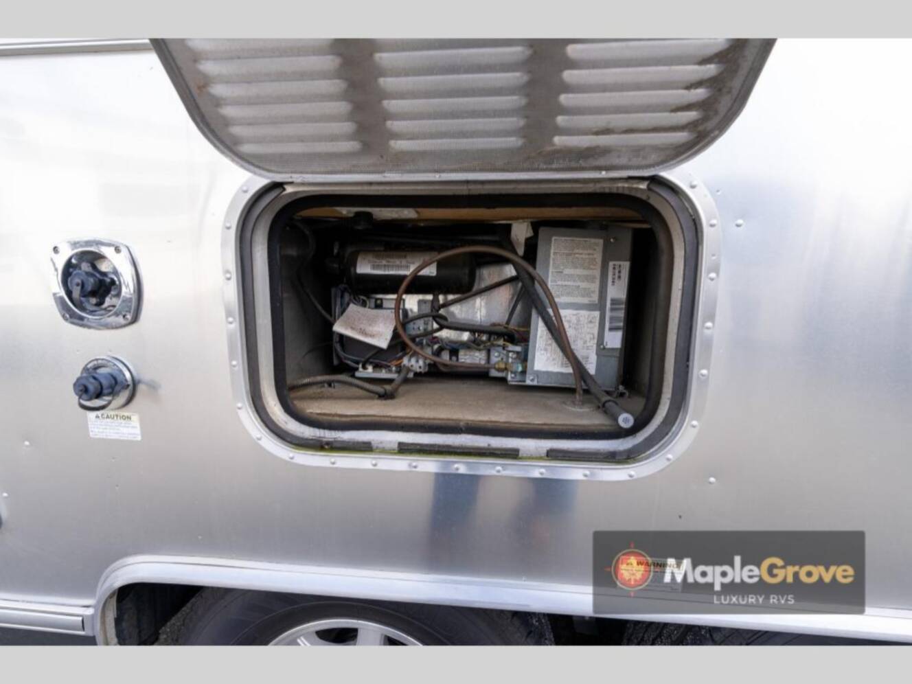 A photo of this 2015 Airstream Flying Cloud 25FB