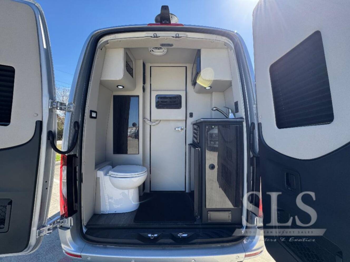 A photo of this 2026 Midwest Automotive Designs Luxe Cruiser D4 AWD