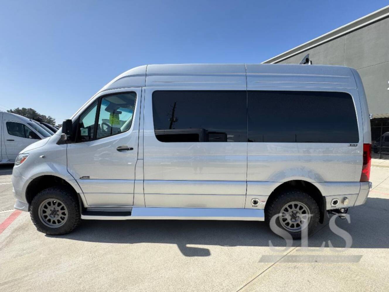 A photo of this 2026 Midwest Automotive Designs Luxe Cruiser D4 AWD
