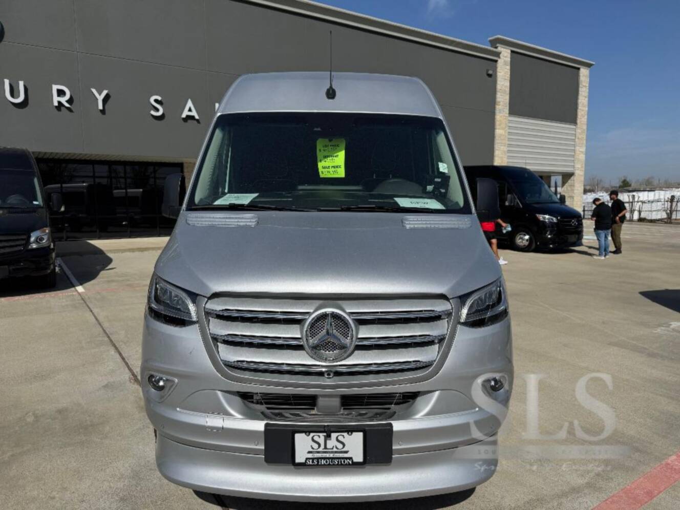A photo of this 2026 Midwest Automotive Designs Luxe Cruiser D4 AWD