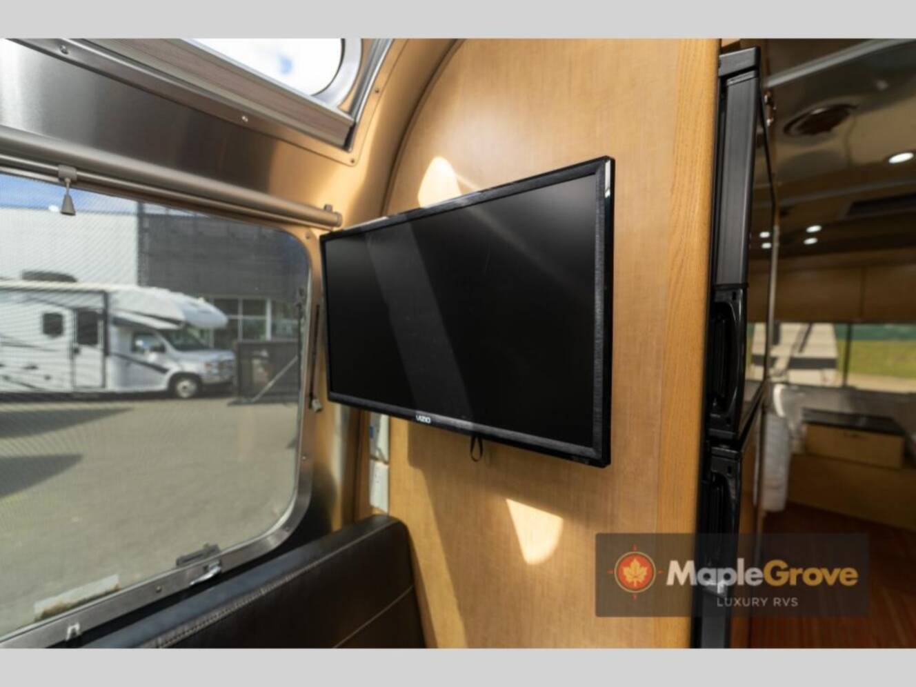 A photo of this 2015 Airstream Flying Cloud 25FB