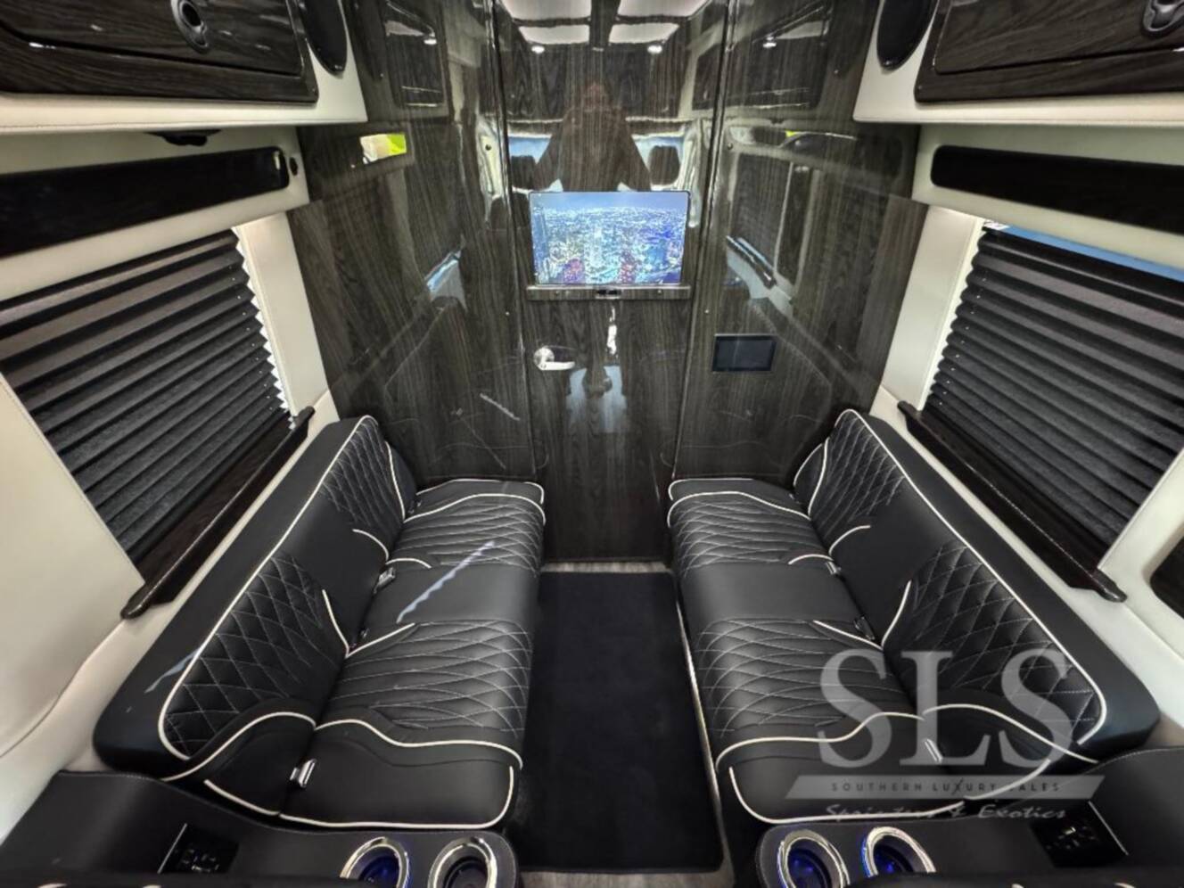 A photo of this 2026 Midwest Automotive Designs Luxe Cruiser D4 AWD